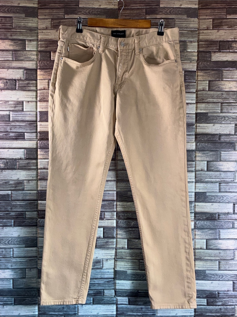 Mens EUC Free Assembly Classic Slim  Tan Jeans  34x32